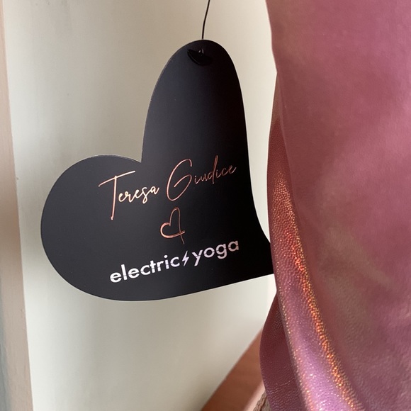 Electric Yoga Medium Lilac Love Tank - Picture 6 of 8